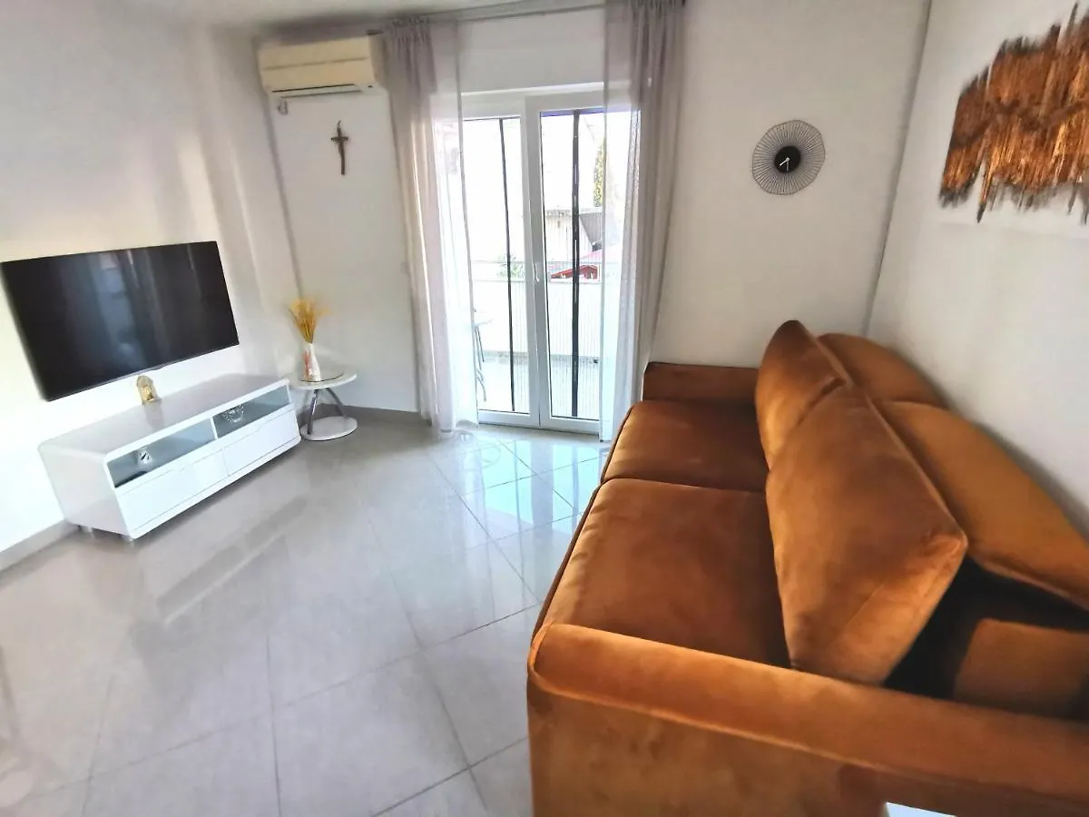 Apartment Leona Fažana
