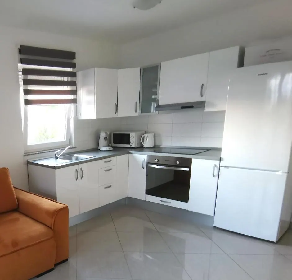 Apartment Leona Fazana